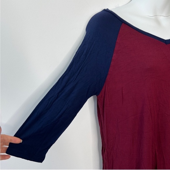AMERICAN EAGLE OUTFITTERS Burgundy Navy Blue
3/4 Sleeve Jegging T Size Small - Picture 3 of 7